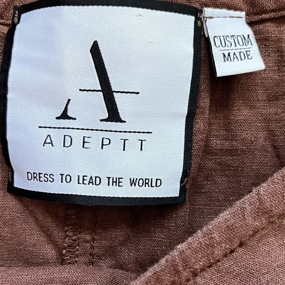 ADEPTT LINEN MAXI DRESS WITH LARGE FRONT POCKETS AND SHEER CHIFFON SIDES MODERN - Picture 6 of 13